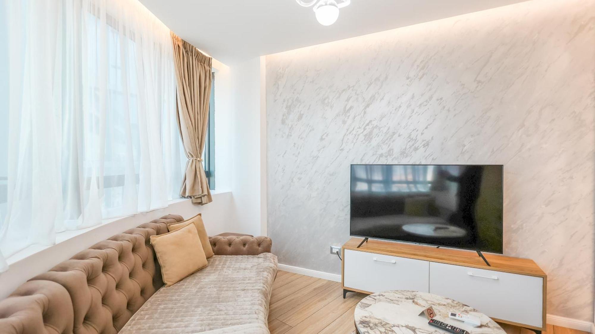 Premium Apartment In The Center Tirana Exterior photo
