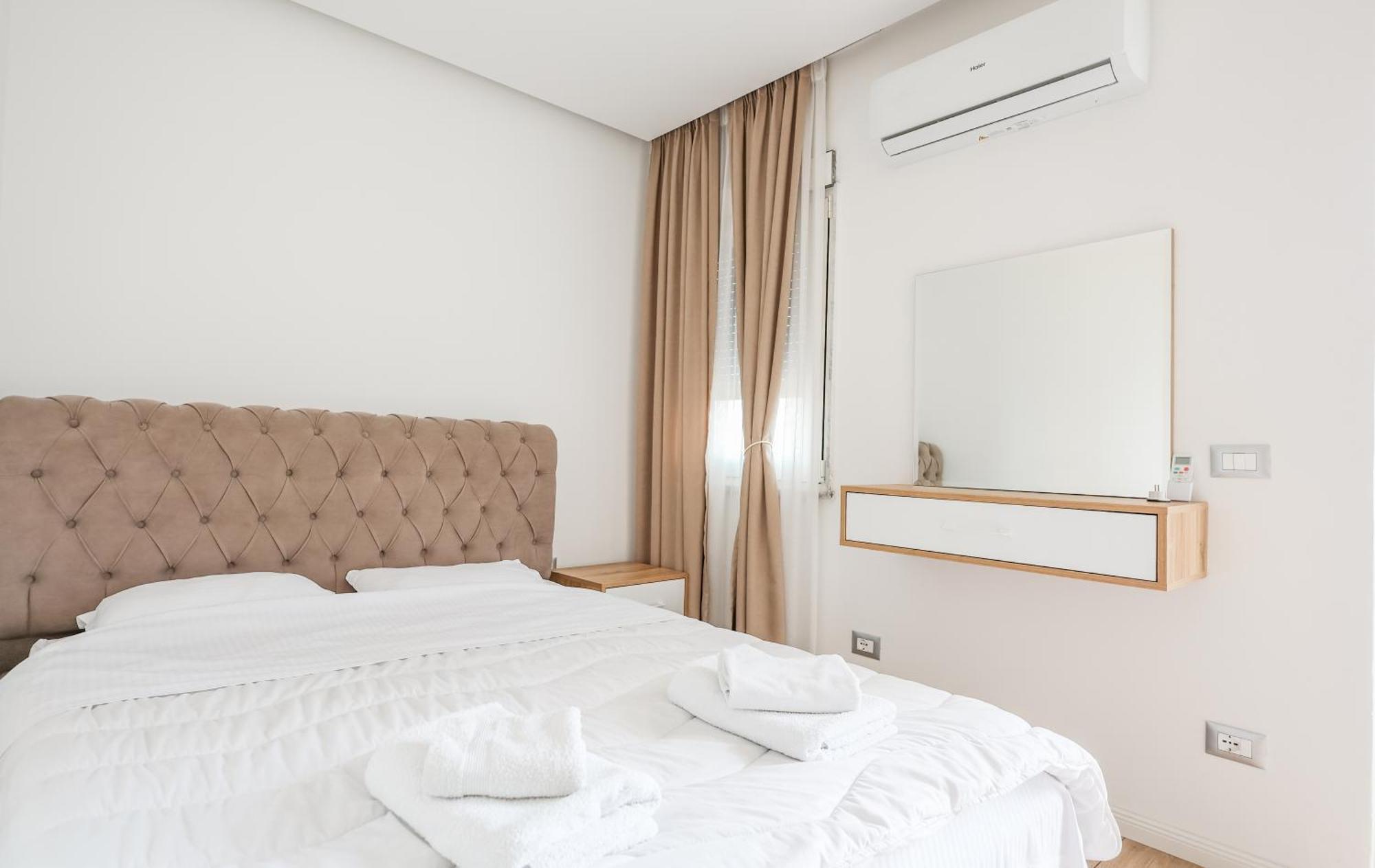 Premium Apartment In The Center Tirana Exterior photo